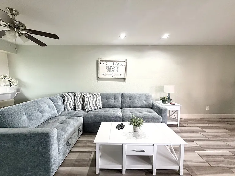 500 E Amado Rd #510 — Photo 3