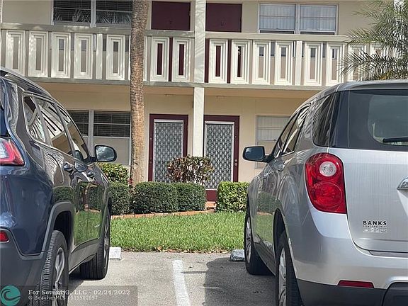 2nd image of 3404 Bimini Ln APT C1