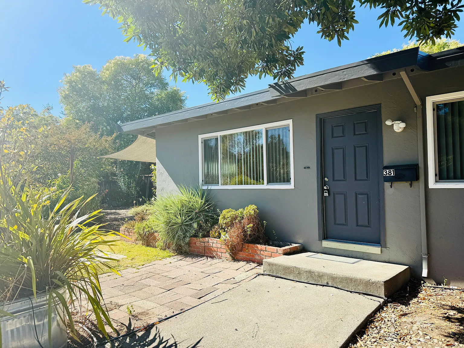 2 bed, 1100 sqft, $2,600 — Photo 2