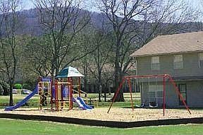 3rd image of 1225 Willowbrook Dr APT 1