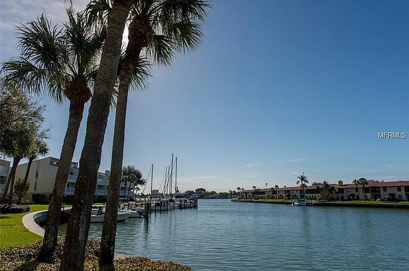 1st image of 459 Haven Point Dr