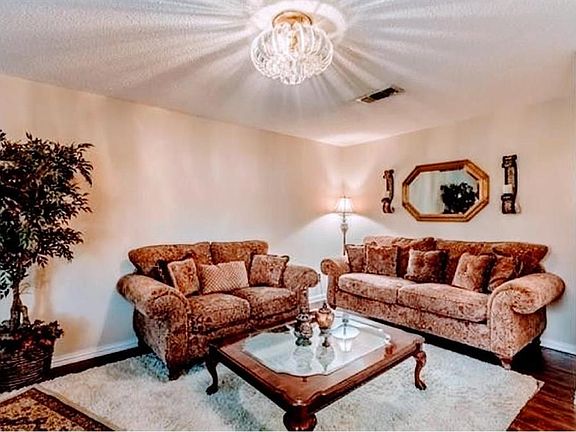 3rd image of 2709 Casa Blanca Ct S