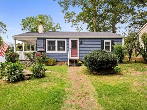 41 Pettaquamscutt Lake Rd, Saunderstown, RI 02874