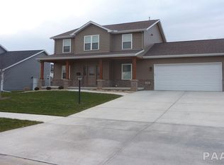 910 Devonshire Rd, Washington, IL 61571