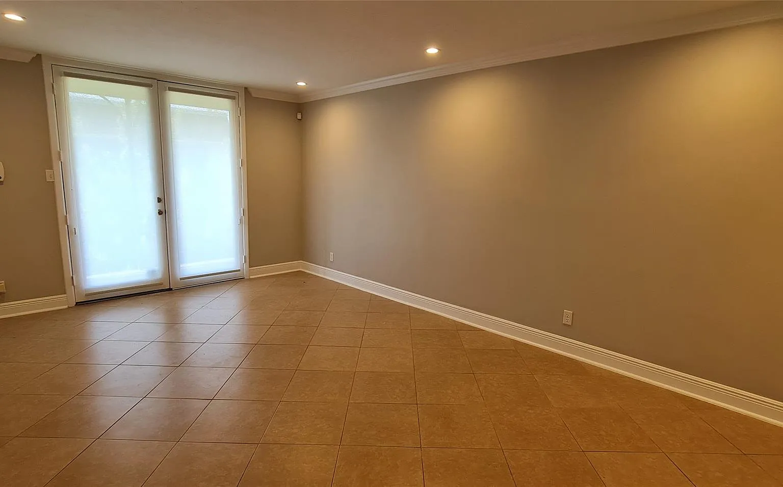 1 bed, 720 sqft, $1,350 — Photo 3