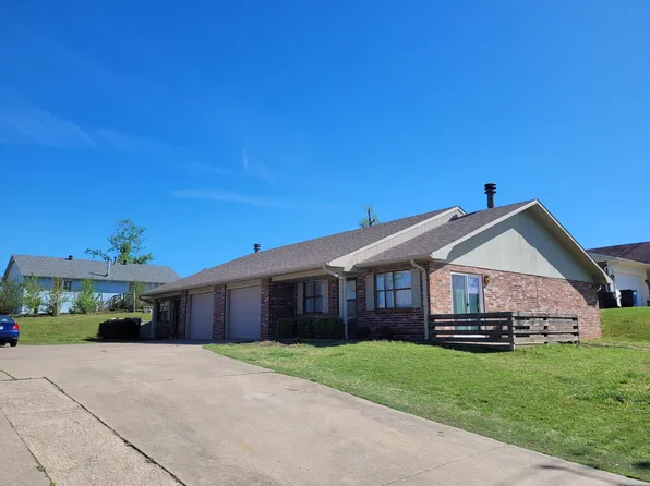 2607 W Oak St, Rogers, AR 72758