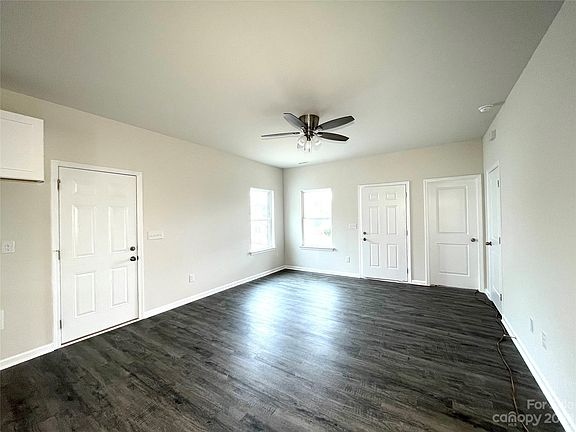 4th image of 2529 Gelsinger Ave