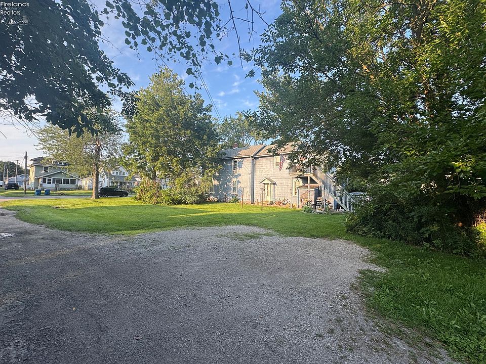 2nd image of 215 W 4th St