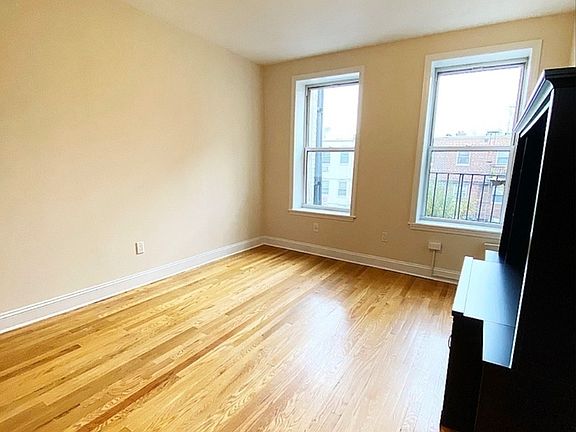 2nd image of 1927 Ditmars Blvd APT 2