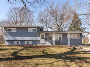 35 S Bereman Rd, Montgomery, IL 60538