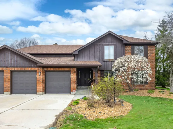 90 Golf View Ln APT A, Frankfort, IL 60423