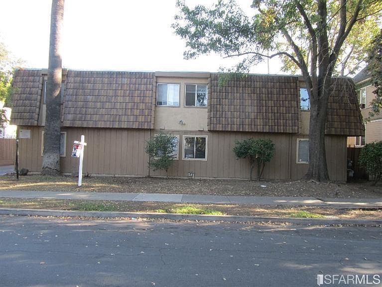 1st image of 432 W Poplar St