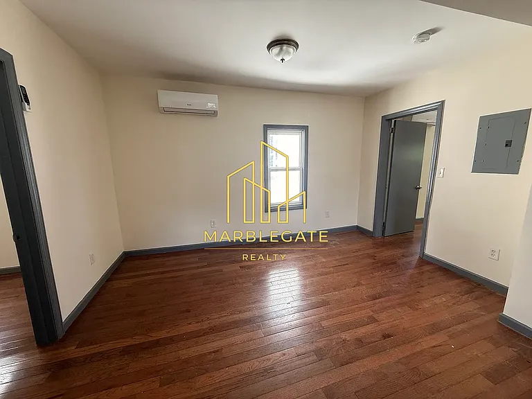 99 Alexander St #11 — Photo 4
