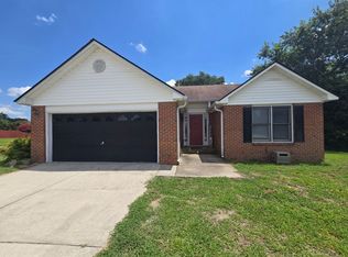 412 Sparrow Dr, Fayetteville, NC 28306