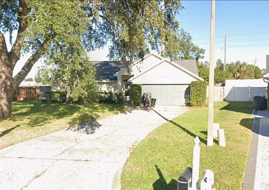 1st image of 132 ROBBINS REST CIRCLE