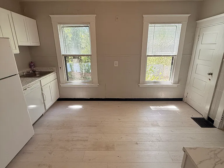579 Woodward Ave #2 — Photo 9