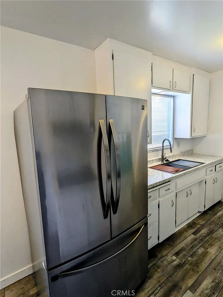 2 bed, 694 sqft, $2,200 — Photo 3