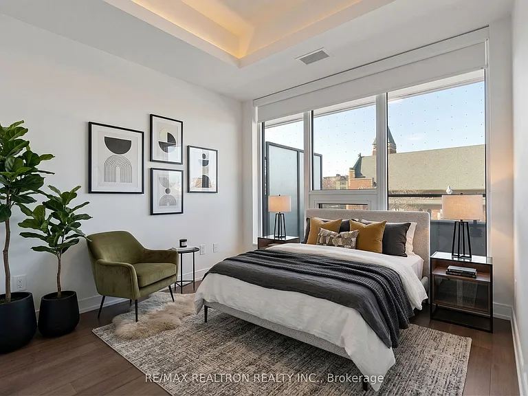 2525 Bathurst St #310 — Photo 17