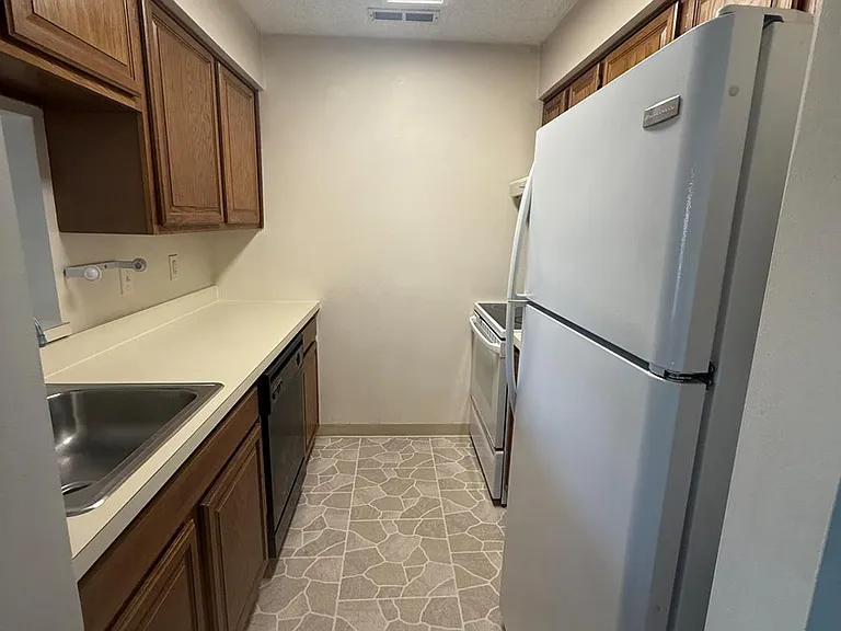 1908 Ravens Crest Dr — Photo 16