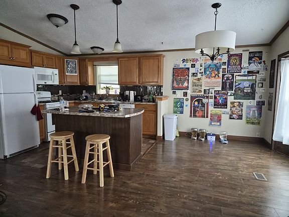 4th image of 607 Magnolia Dr