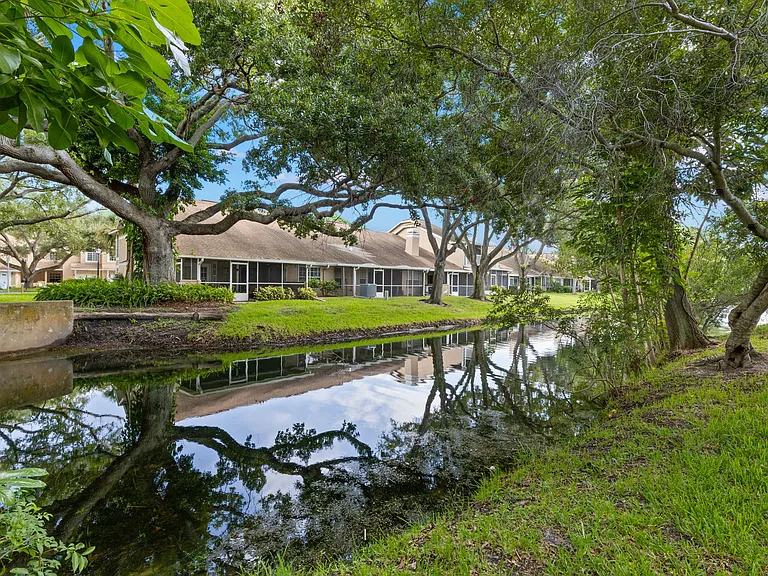 1962 Plantation Blvd — Photo 35