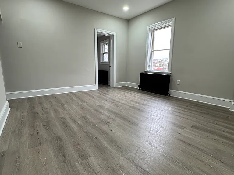 527 W Orange St #8 — Photo 6