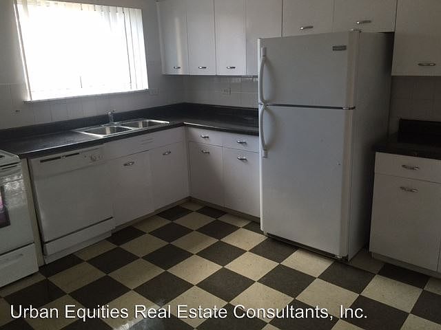 2nd image of 833 Case St APT 3