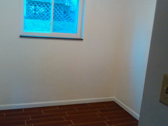 4th image of 401 6th St APT G