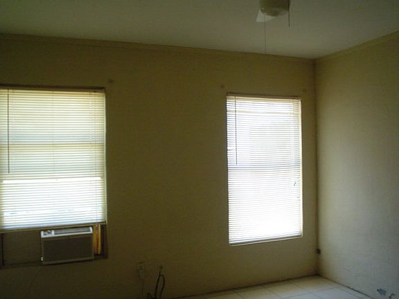 4th image of 34 Estero Dr