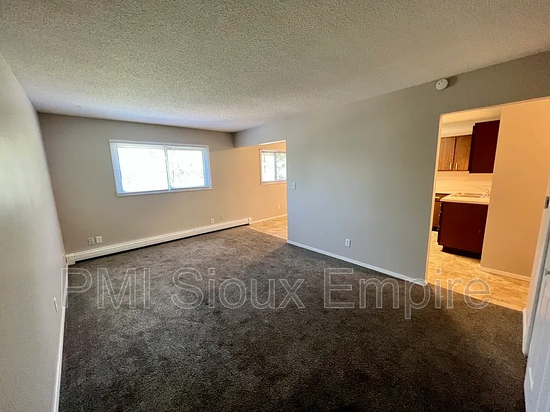 2 bed, 1.0 bath, 700 sqft, $800 — Photo 4