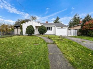 1662 Freeman Ave, Saanich, BC