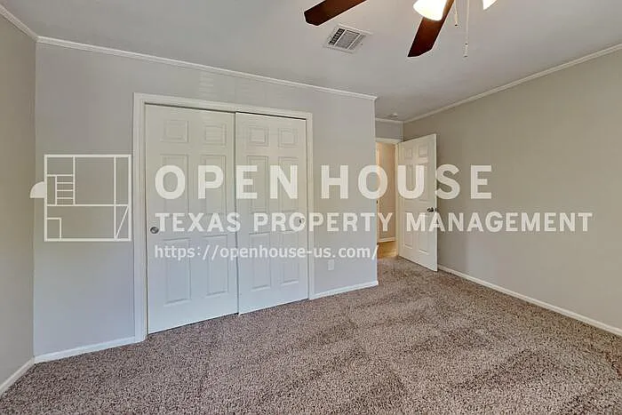 3918 Forest Village Dr — Photo 18