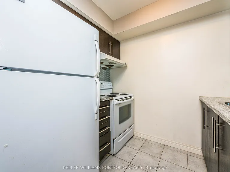 70 Town Centre Ct #806 — Photo 7