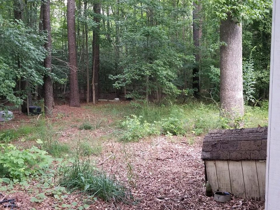 2nd image of 25784 Holiday Dr