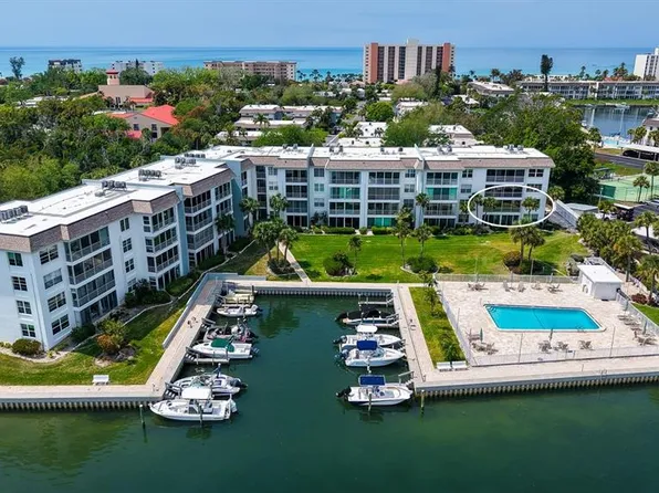 605 Sutton Pl APT 201, Longboat Key, FL 34228