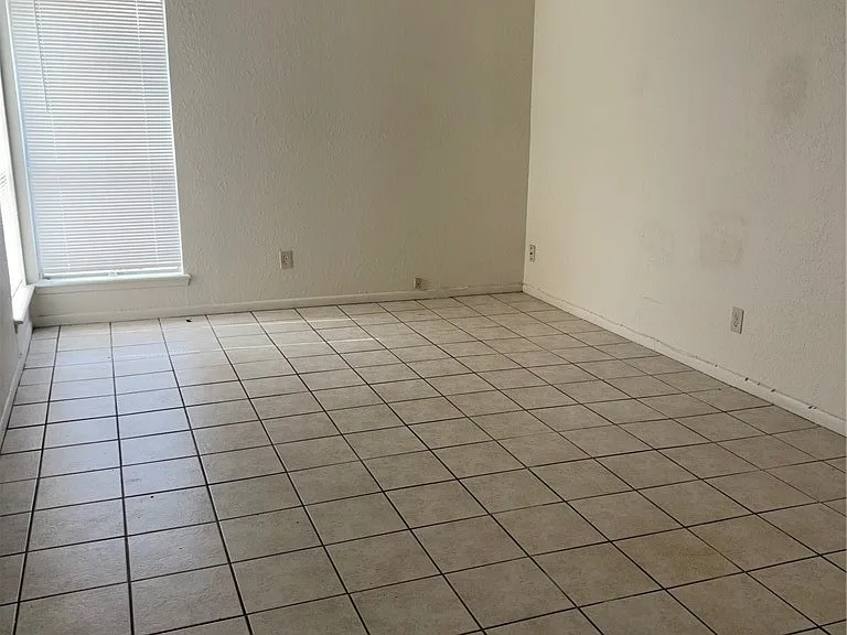6513 Long Meadow Dr — Photo 2