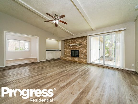3rd image of 4616 Gleneagle St