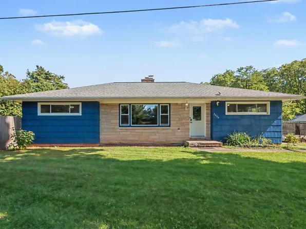 7806 N 40th St, Augusta, MI 49012