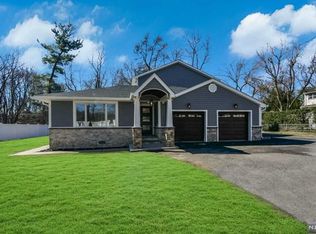 818 Highland Ave, Paramus, NJ 07652