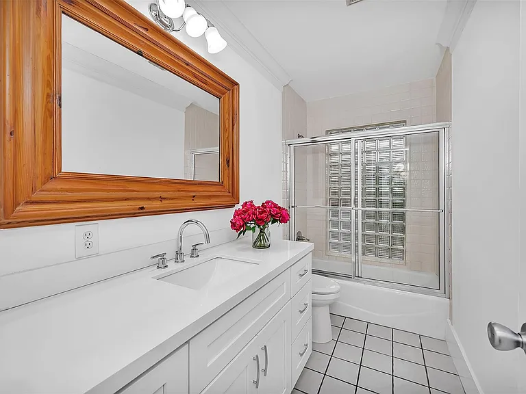 2427 Sea Island Dr — Photo 30