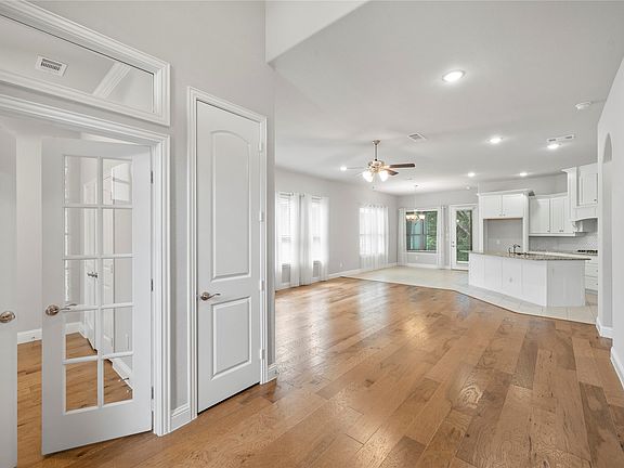 2nd image of 1524 Sonnet Dr