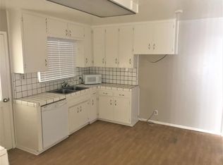 9796 Mango Dr, Fontana, CA 92335