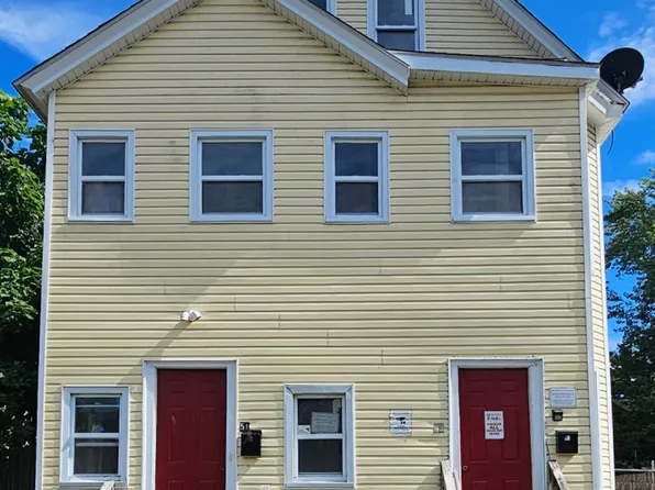 49-51 E Hooker St, Springfield, MA 01107