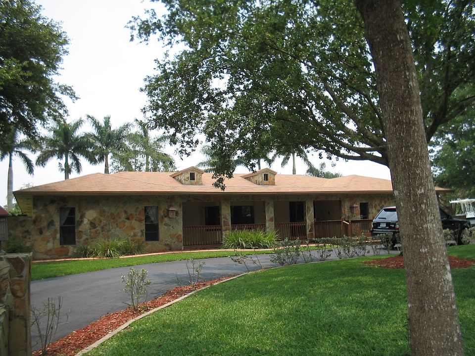 beautifully treed yard