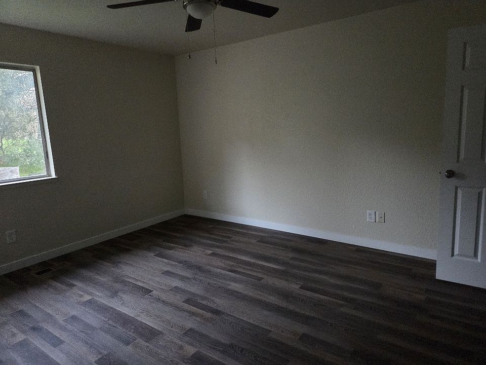 2nd image of 0 Foothill Ct