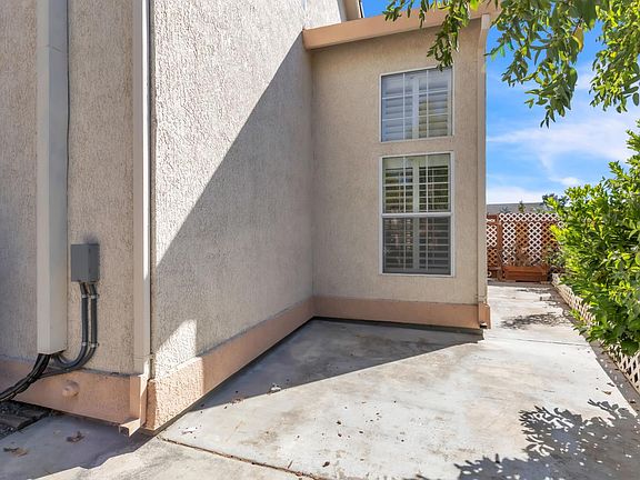 3rd image of 511 Franesi Way