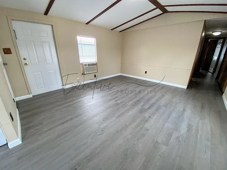 1030 Mildred St #8 — Photo 6