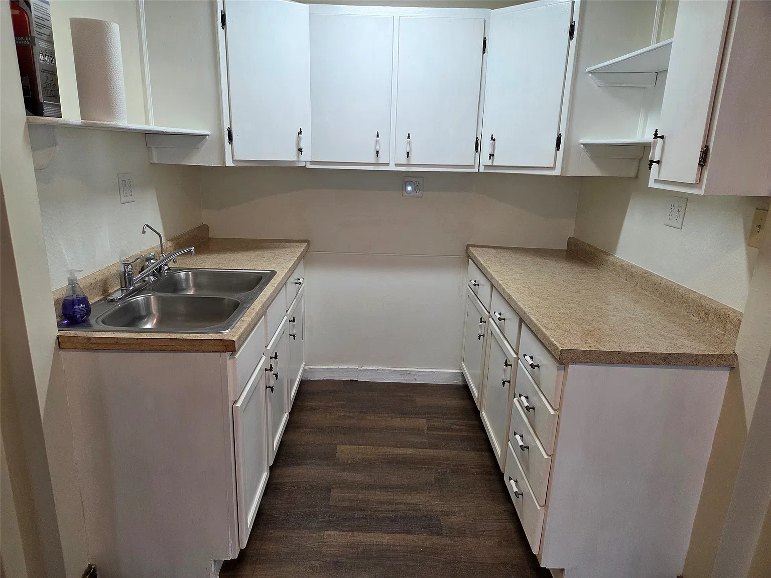 1 bed, 1.0 bath, 700 sqft, $700 — Photo 1