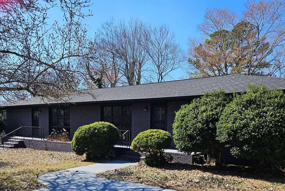 1st image of 809 Montgomery Ave
