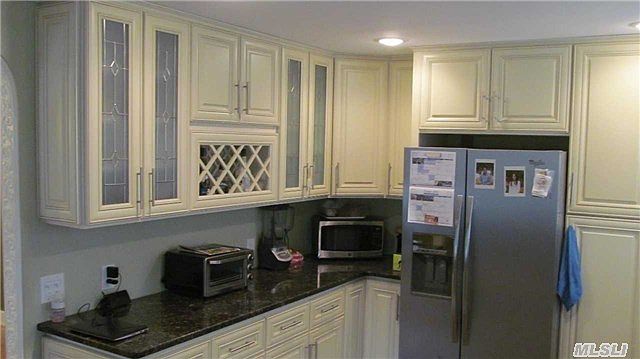 1st image of 884 Cleveland St